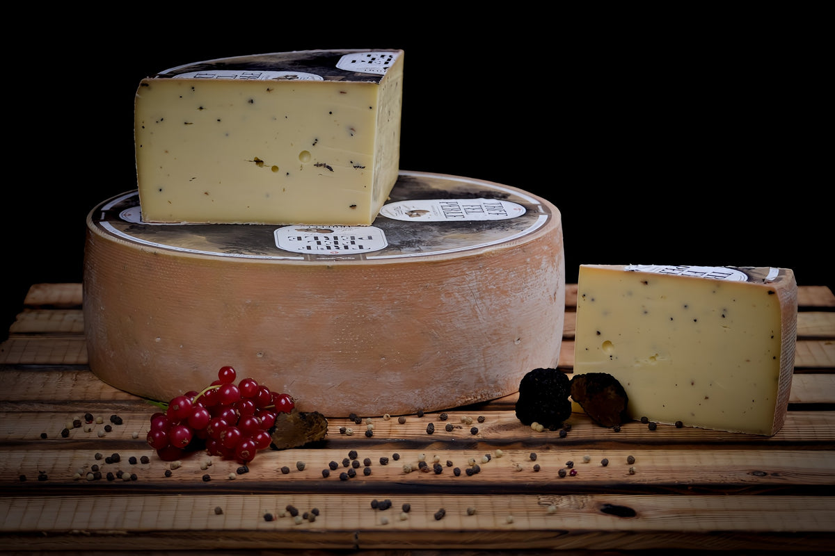 Trüffelkäse mit schwarzem italienischem Trüffel MHD 60Tage